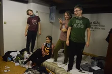 Hehe, si beztak nevšimnou, když si teď zlomím krk!